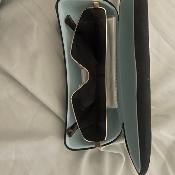 Retro Style Shield Vintage Metal-Rimmed Matrix 90s Style Small Frame Sunglasses - Picture 4 of 4